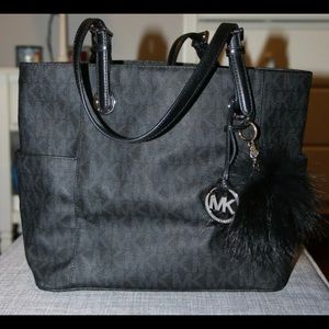 Michael Kors Jet Set Black Signature Tote